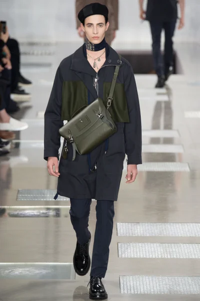 Look 23